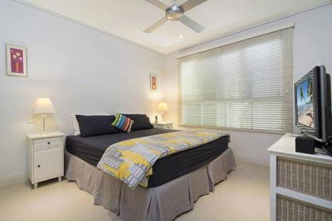 Whispering Palms - Sunshine Coast Tourism 1