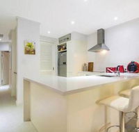 Whispering Palms - Sunshine Coast Tourism