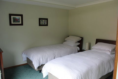 Eagles Roost Farmstay B & B - Holiday Sunshine Coast 3