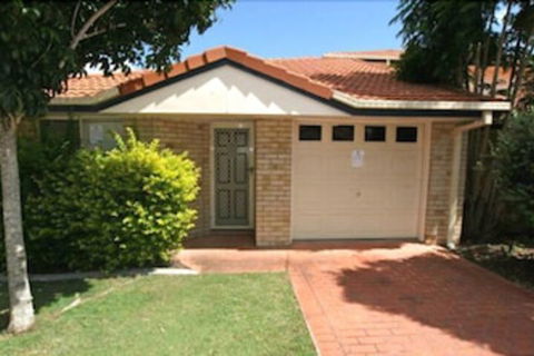 Huntington Villas - Sunshine Coast Tourism 0