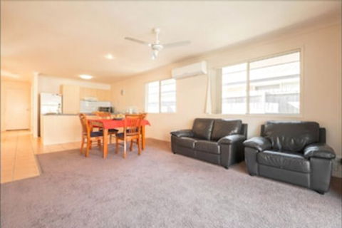 Huntington Villas - Sunshine Coast Tourism 5