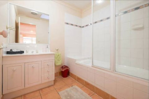 Huntington Villas - Sunshine Coast Tourism 4