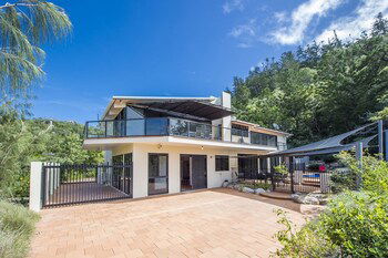 The Beach House At Arthur Bay - Holiday Sunshine Coast 1