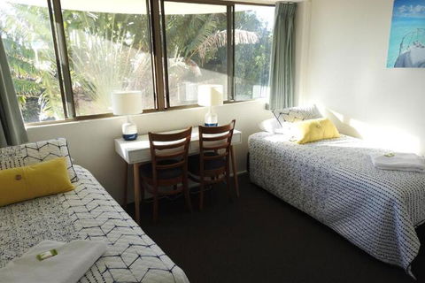 Placid Waters Holiday Apartments - Sunshine Coast Tourism 3