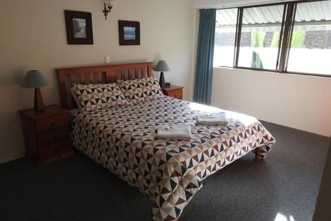 Placid Waters Holiday Apartments - Sunshine Coast Tourism 5