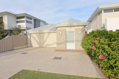 Anastasia Villa - Holiday Sunshine Coast 0