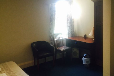 Ross Hotel - Holiday Sunshine Coast 3