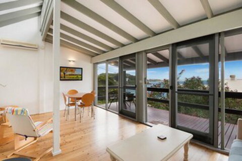 Rocky Views 1 - Holiday Sunshine Coast 0