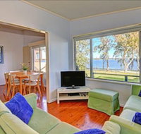 Lakes Edge Cottage - Sunshine Coast Tourism