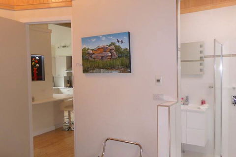 A Colourcity Apartments - Holiday Sunshine Coast 3