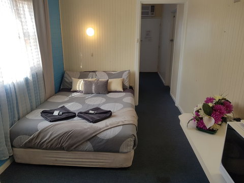 Whyalla Country Inn Motel - Holiday Sunshine Coast 2