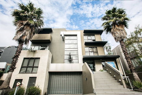 Comfy Kew Apartments - Sunshine Coast Tourism 1