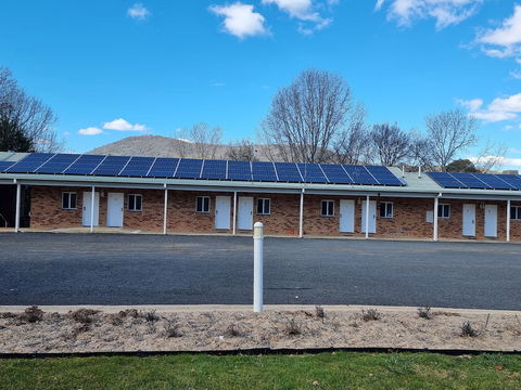 Tumbarumba Motel & Elms Restaurant - Holiday Sunshine Coast 0