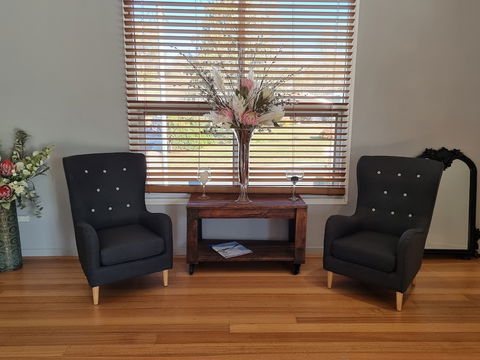 Tumbarumba Motel & Elms Restaurant - Holiday Sunshine Coast 4