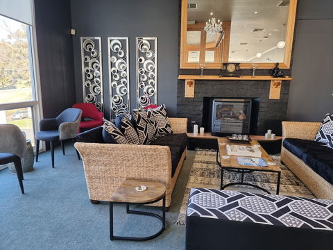 Tumbarumba Motel & Elms Restaurant - Holiday Sunshine Coast 5