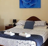 Bompas of Beachport - Sunshine Coast Tourism