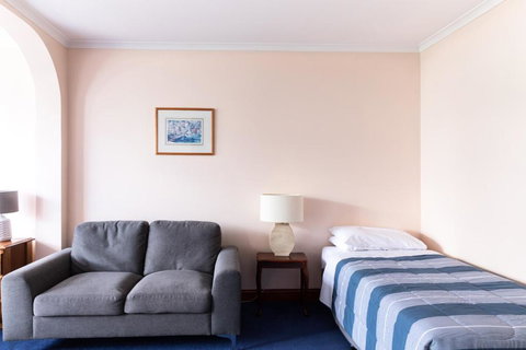 Battery Point Manor - Sunshine Coast Tourism 4