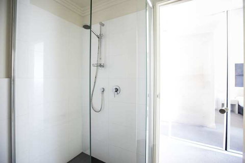 Zappeion Apartments - Holiday Sunshine Coast 7