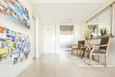 Zappeion Apartments - Holiday Sunshine Coast 3