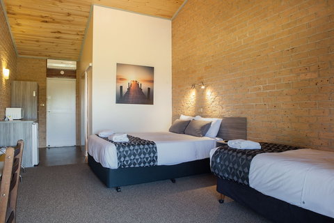 Lookout Mountain Retreat - Holiday Sunshine Coast 5