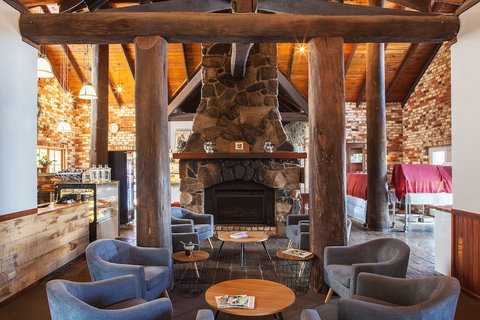 Lookout Mountain Retreat - Holiday Sunshine Coast 2