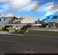 Warwick Vines Motel - Holiday Sunshine Coast