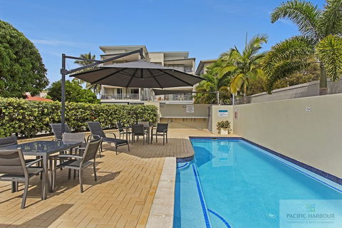 On The Bay Apartments - Sunshine Coast Tourism 0