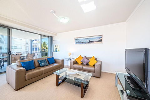 On The Bay Apartments - Sunshine Coast Tourism 3