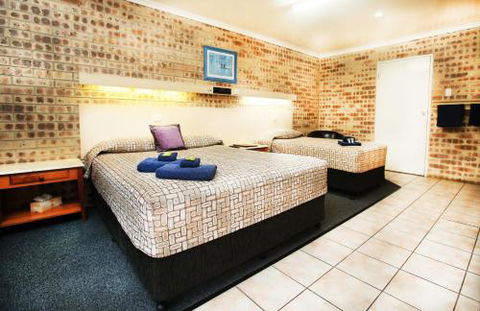 Central Motel Gin Gin - Holiday Sunshine Coast 0