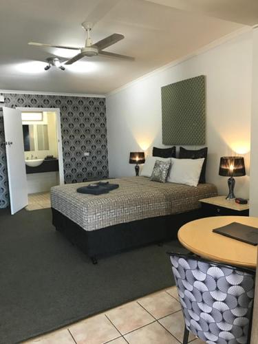 Central Motel Gin Gin - Holiday Sunshine Coast 4