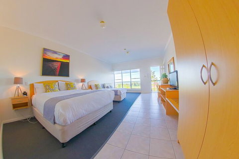 COAST Motel And Apartments - Holiday Sunshine Coast 3