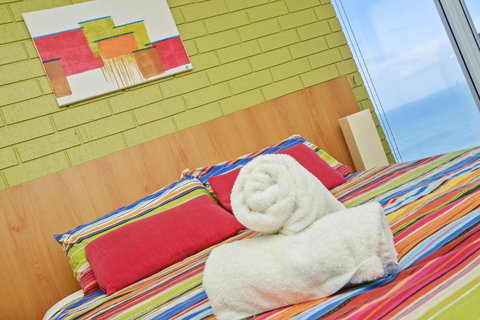 South Seas Beachfront Apartments - Holiday Sunshine Coast 3