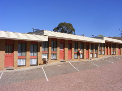 Eaglehawk Motel - Sunshine Coast Tourism 1