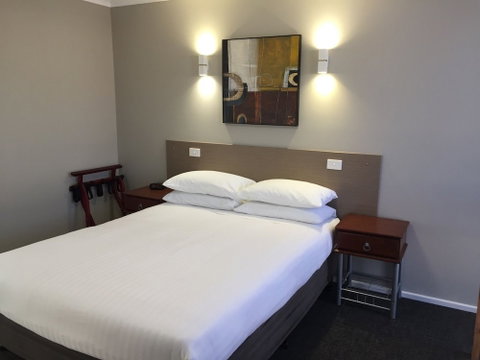 Eaglehawk Motel - Sunshine Coast Tourism 4