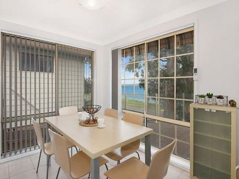 Toukley Lake House - Sunshine Coast Tourism 0