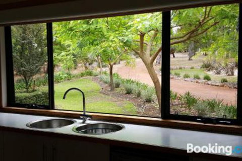 Mistover Valley Yallingup - Sunshine Coast Tourism 6