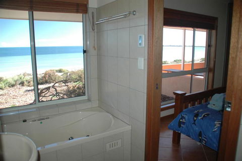 Ceduna Shelly Beach Caravan Park - Sunshine Coast Tourism 2