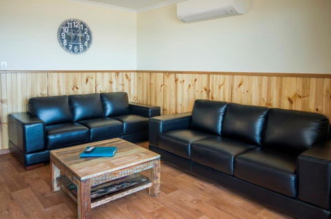Ceduna Shelly Beach Caravan Park - Sunshine Coast Tourism 1