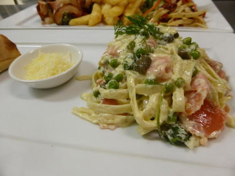Railway Tavern Northampton - Sunshine Coast Tourism 2