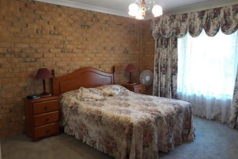 Acacia Apartments - Sunshine Coast Tourism 3