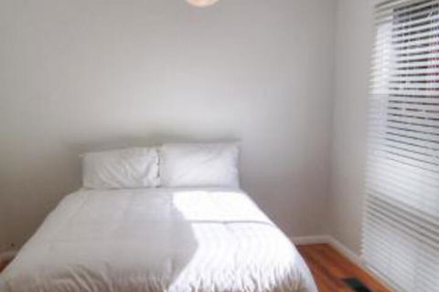 Beach Haven Poolside - Sunshine Coast Tourism 3