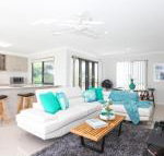 Beach Breeze Holiday House - Sunshine Coast Tourism