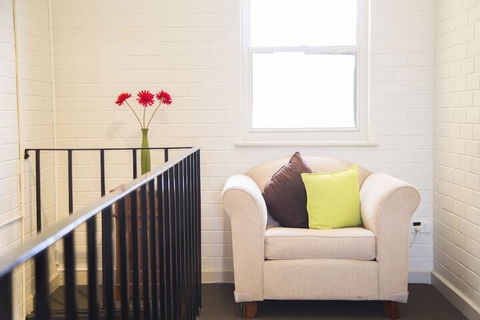 Angaston Mews Apartments - Holiday Sunshine Coast 1
