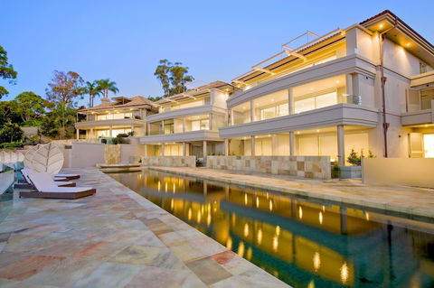 Amarna Luxury Beach Resort - Holiday Sunshine Coast 1