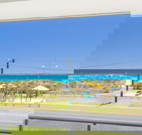 Beach Rd Villas by Rockingham Apartments - Holiday Sunshine Coast