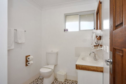 Pleasant Way River Lodge - Holiday Sunshine Coast 5