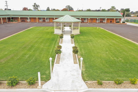 The Leeton Heritage Motor Inn - Holiday Sunshine Coast 0