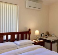 The Royal Dolphin BB in Safety Bay - Holiday Sunshine Coast