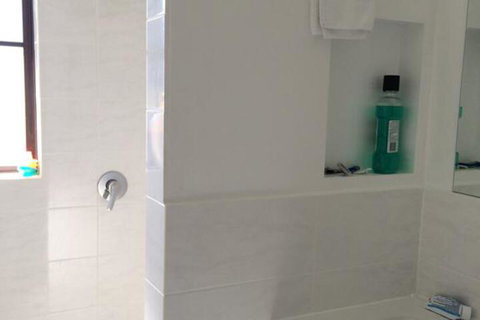 Maple Tree Cottage - Sunshine Coast Tourism 3