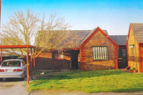 Maple Tree Cottage - Sunshine Coast Tourism 1